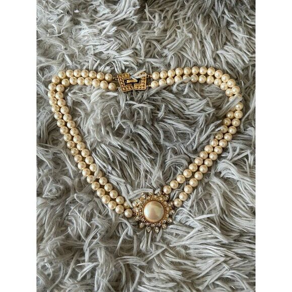 Money Double Strand Pearl Necklace - Picture 4 of 10